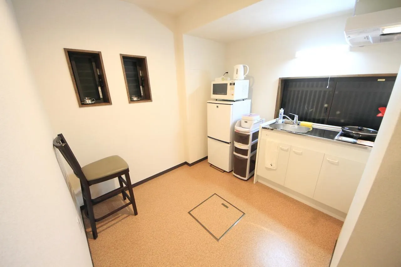 Shijo Ayaomiya Guesthouse Kyoto